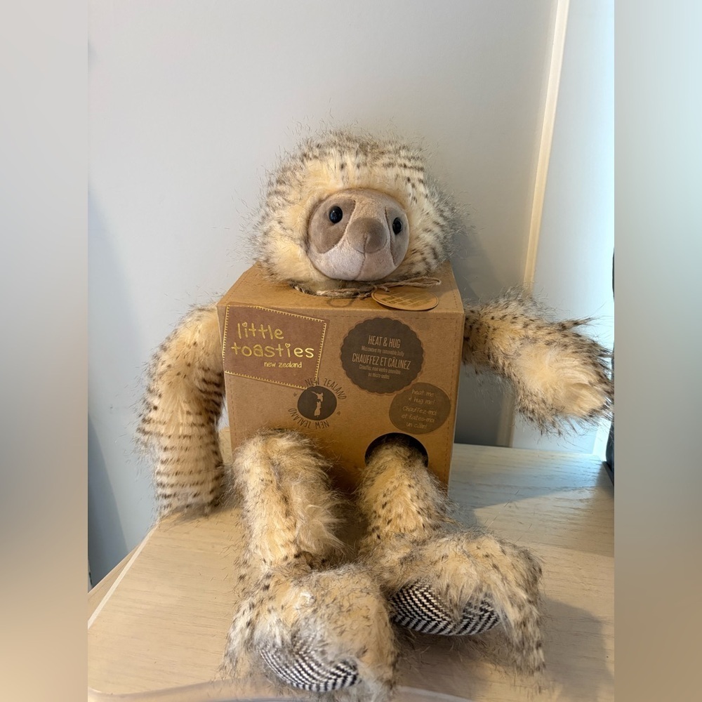 Plush Sloth Heat & Hug - Cream and Brown